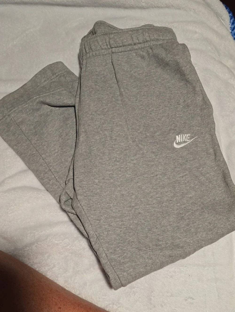 Nike Men’s Heather Gray Fleece Joggers